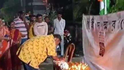 কল্যাণী: কল্যাণী ও গয়েশপুরে বিজেপির পক্ষ থেকে কাশ্মীরে নিহত ভারতীয় এবং মুর্শিদাবাদের দাঙ্গায় নিহতদের উদ্দেশ্যে শহীদ স্মরণ