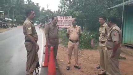 செங்கோட்டை: தொடர் கஞ்சா கடத்தல் - இரு மாநில எல்லைப் பகுதியான ஆரியங்காவு கலால் சோதனை சாவடியில் தீவிர வாகன தணிக்கை