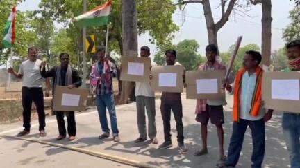 बोलबा: प्रखंड मुख्यालय में पहलगाम आतंकी हमले के विरोध में सड़क पर उतरे सामाजिक संगठन ने किया प्रदर्शन