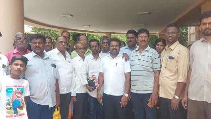 திருப்பத்தூர்: சிகேசி நகர் பகுதியில் வீட்டுமனை பட்டா கேட்டு ஆட்சியர் அலுவலகத்தில் பொதுமக்கள் மனு  #localissue