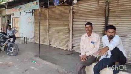 ગરબાડા: પહેલગામમાં થયેલા આતંકવાદી હુમલાના વિરોધમાં આજે સવારથી જ ગરબાડા ગામ સજ્જડ બંધ જોવા મળી રહી છે