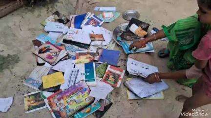 #शिवगढ़ ।अज्ञात कारणो  से गरीब के आशियाने में लगी आग मामला कोटवा का मौके पर पहुंचे हल्का लेखपालनुकसान कालिया