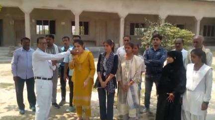मधुबन: तहसील क्षेत्र के मुरारपुर स्थित बाबा सरयू दास इण्टर कालेज की छात्रा गुंजन यादव ने जनपद का नाम किया रोशन