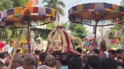 கே.வி.குப்பம்: கீழ்ஆலத்தூர் பகுதியில் வெகு விமர்சையாக நடைபெற்ற கங்கை அம்மன் சிரசு திருவிழா ஆடு கோழிகளை பலியிட்டு பக்தர்கள் நேர்த்திக்கடன்