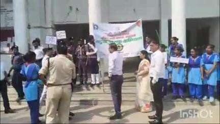 रायबरेली: फिरोज गांधी डिग्री कॉलेज से सड़क सुरक्षा अभियान के तहत निकाली गई रैली, एआरटीओ प्रवर्तन ने दी जानकारी