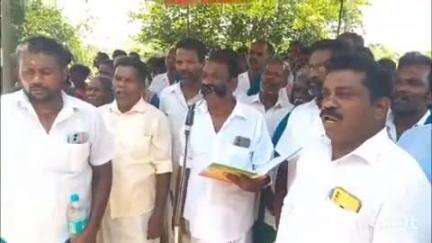 உடையார்பாளையம்: தா.பழூரில் மாட்டுவண்டி மணல் குவாரியை உடனடியாக திறந்துவிடக் கோரி,  மாட்டு வண்டி மணல் ஓட்டுநர் நலச்சங்கம் சார்பில் கண்டன ஆர்ப்பாட்டம்