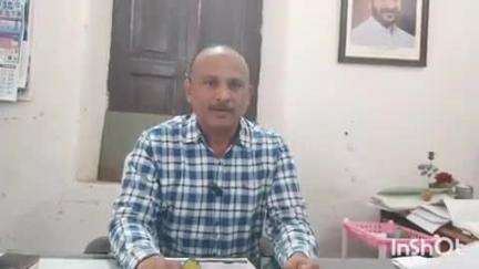పరిగి: మంగళవారం పరిగి పట్టణంలోని ఎమ్మెల్యే క్యాంపు కార్యాలయం వద్ద భూభారతి చట్టంపై అవగాహన కార్యక్రమం-ఎమ్మార్వో ఆనంద్ రావు