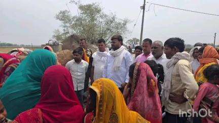 नावानगर: नावानगर प्रखंड के बेलहरी नट टोली में आग लगने के बाद विधायक ने पीड़ितों से मुलाकात की, हर संभव मदद का आश्वासन दिया