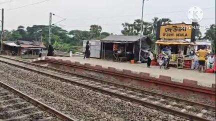 মগরাহাট ১: দেউলা রেল স্টেশনে বেহাল অবস্থায় পড়ে রয়েছে মহিলা ও পুরুষ শৌচাগার সংস্কারের দাবি নিত্যযাত্রীদের#jansamasya