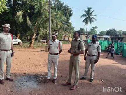 అశ్వారావుపేట: దమ్మపేట పోలీస్ స్టేషన్ సందర్శించి సిబ్బందికి పలు సూచనలు చేసిన జిల్లా ఎస్పీ రోహిత్ రాజు