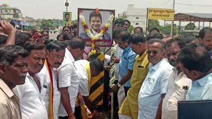 ಪಾವಗಡ: ಶೀಘ್ರದಲ್ಲಿಯೇ ಪುನೀತ್ ರಾಜಕುಮಾರ್ ಪುತ್ಥಳಿ ಅನಾವರಣ ಪಟ್ಟಣದಲ್ಲಿ ಶಾಸಕ ಎಚ್ ವಿ ವೆಂಕಟೇಶ್ ಭರವಸೆ