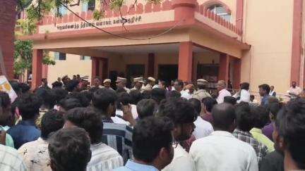 கள்ளக்குறிச்சி: கணியாமூர் தனியார் பள்ளி கலவரத்தின் போது DIG-யை தாக்கி அவரது வாகனத்தை அடித்து நொறுக்கிய வழக்கில் 94 பேர் நேரில் ஆஜர்