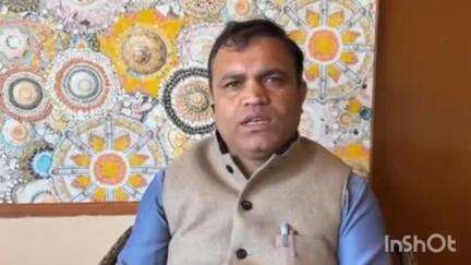 ठियोग: ठियोग के पूर्व विधायक प्रत्याशी अजय ने खनार मैदान में ठोडा प्रतियोगिता में उप मुख्यमंत्री व अन्य कांग्रेस नेताओं के न पहुंचने पर जताई निराशा