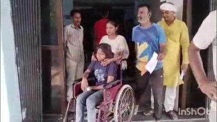 आरा: जगजीवन हल्ट के समीप ट्रेन से गिरकर लड़की घायल, आरा सदर अस्पताल में कराया गया भर्ती