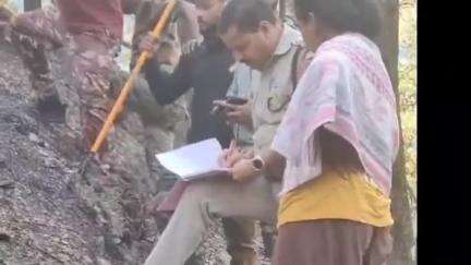 धारचूला: कोतवाली जौलजीबी पुलिस, वन कर्मियों और फायर टीम ने जंगल में लगी आग पर पाया काबू