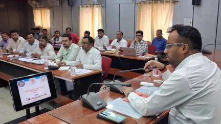सिवान: सिवान समाहरणालय में शिक्षा विभाग की योजनाओं की समीक्षा बैठक, जिला पदाधिकारी की अध्यक्षता में हुई