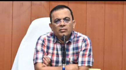 जांजगीर: कलेक्टर ने साप्ताहिक समय सीमा की बैठक ली, लंबित प्रकरणों एवं विभागीय योजनाओं के क्रियान्वयन पर चर्चा की गई