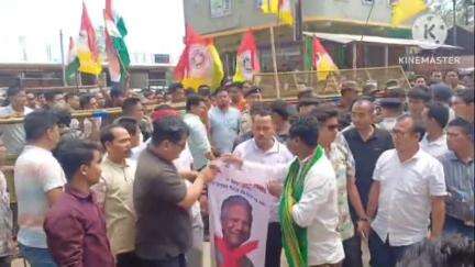 বিলোনিয়া: বল্লামুখায় বাংলাদেশের পক্ষ থেকে বাঁধ নির্মাণকে কেন্দ্র করে বিক্ষোভ YTF-র