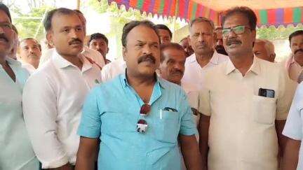 ಪಾವಗಡ: ಪಟ್ಟಣದಲ್ಲಿ ವಿವಿಧ ಯೋಜನೆ ಫಲಾನುಭವಿಗಳಿಗೆ ಸೌಲಭ್ಯ ವಿತರಿಸಿದ ಶಾಸಕ ಹೆಚ್.ವಿ ವೆಂಕಟೇಶ್