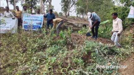 तामिया: तामिया के मोक्षधाम के पास नदी के चेक डैम की सफाई, जन अभियान परिषद ने दिया जल संरक्षण का संदेश