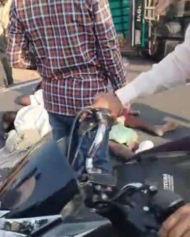 ಶೋರಾಪುರ: ಶೆಳ್ಳಗಿ‌ ಕ್ರಾಸ್ ಬಳಿ ಕ್ರೂಷರ್ ಹಾಗೂ ಟಂ ಟಂ ಆಟೋ ಮಧ್ಯೆ ಅಪಘಾತ,ಮೂರು ಜನ ಸಾವು ಹಲವರಿಗೆ ಗಾಯ