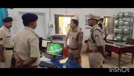 देवेंद्रनगर: पुलिस उप महानिरीक्षक ललित शाक्यवार ने देवेंद्रनगर थाने का किया निरीक्षण