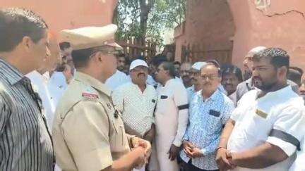 अक्कलकोट: पहलगाम हल्ल्याच्या निषेधार्थ अक्कलकोट बंद; व्यापाऱ्यांनी काढला निषेध मोर्चा...