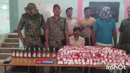 मुंगेर: कासिम बाजार थाना पुलिस ने 353 पीस टेट्रा पैक के साथ एक धंधेबाज को गिरफ्तार किया, ऑल्टो और एक स्कूटी बरामद