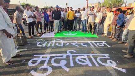 घट्टिया: पहलगाम आतंकी हमले के विरोध में अनोखा तरीका अपनाया गया