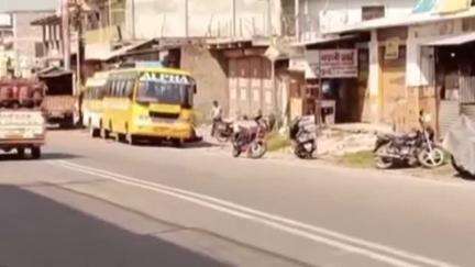 कलोल: बरठी में स्थानीय लोगों ने पुलिस चौकी खोलने की मांग की