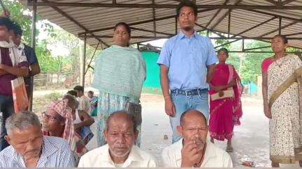 नोआमुंडी: टोंटोपोसी गांव में ग्राम सभा: मुंडा और रैयतों ने नई सड़क के लिए जमीन देने से किया इनकार