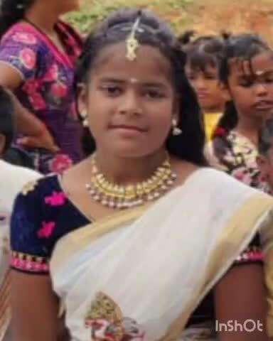 மன்னார்குடி: திருமக்கோட்டை திருமேனி ஏரி பகுதியில் ஏழாம் வகுப்பு படிக்கும் மாணவி அனுஷ்கா வீட்டில் மின் மோட்டார் போடும் போது மின்சாரம் தாக்கி உயிரிழப்பு