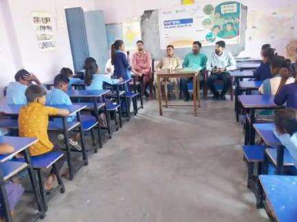 पकरीबरावां: रेवार गांव में बाल सभा का आयोजन, बच्चों ने मुखिया के सामने रखीं अपनी समस्याएं