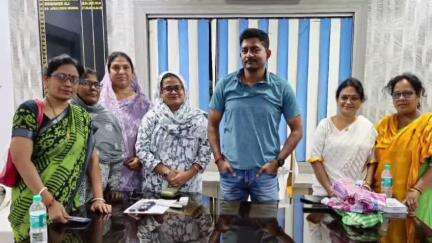 বেলডাঙা ১: বেলডাঙা থানার নতুন ভারপ্রাপ্ত আধিকারিক কে সংবর্ধনা জ্ঞাপন স্বেচ্ছাসেবী সংস্থার পক্ষ থেকে
