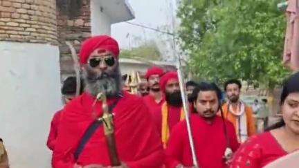 टेहरोली: टहरौली नगर में निकली सशस्त्र सन्यासी पदयात्रा, उमड़ा भारी जनसैलाब