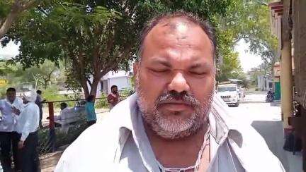 जालौन: दमा गांव के व्यक्ति ने पुलिस से की शिकायत, परिवार वालों ने रास्ते में मिट्टी डाल दी