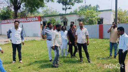 चन्द्रपुरा: दुग्दा में विद्यालय की जमीन विवाद को लेकर अनुमंडल पदाधिकारी और जिला शिक्षा पदाधिकारी पहुंचे