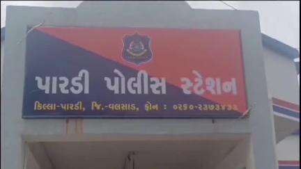 પારડી: પોલીસે કલસર પાતળિયા ચેક પોસ્ટ પાસે વાહન ચેકિંગ દરમિયાન 10 વધુ વાહન ચાલકો સામે દંડની કાર્યવાહી કરી