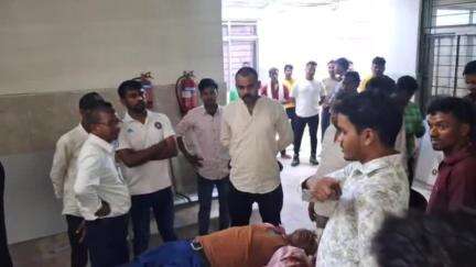 नावाडीह: पोटसो पंचायत के युवक की सड़क दुर्घटना में मौत, डुमरी विधायक जयराम महतो पहुंचे अस्पताल