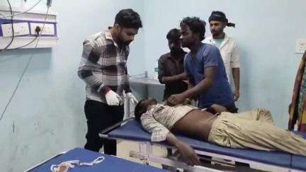आरा: नारायणपुर के समीप ट्रक ने युवक को कुचला, जख्मी हालत में उसे सदर अस्पताल में भर्ती कराया गया