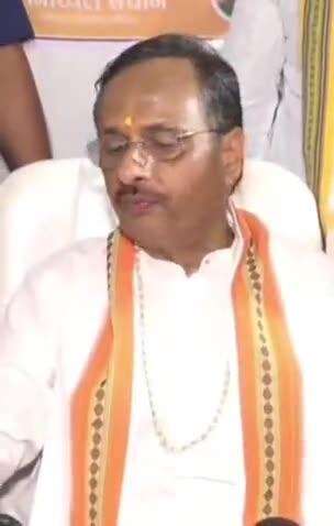 नरवल: हाथीपुर में पहलगाम आतंकी हमले में मारे गए शुभम द्विवेदी के घर पहुंचे पूर्व डिप्टी सीएम दिनेश शर्मा