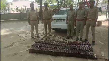 मांट: मांट में चेकिंग के दौरान पुलिस ने भारी मात्रा में अंग्रेजी और विदेशी शराब पकड़ी