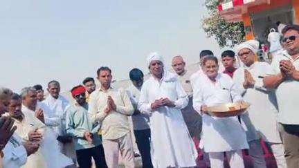 नारनौंद में निर्माणाधीन भगवान परशुराम धर्मशाला में मनाया भगवान परशुराम जन्मोत्सव इस मौके पर श्रद्धालुओं ने किया हवन यज्ञ