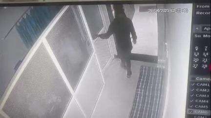 यावल: यावल शहरात मध्यवस्तीत कोट रोडवरील मेडिकल स्टोअर मध्ये चोरी, चोरटे सीसीटीव्ही कॅमेऱ्यात कैद,२५ हजाराची रोकड लांबवली