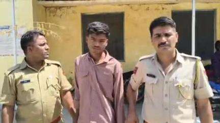 पिंडवाड़ा: भीमाना के पास कार्रवाई करते हुए पुलिस ने धारदार चाकू लेकर घूमते एक युवक को किया गिरफ्तार