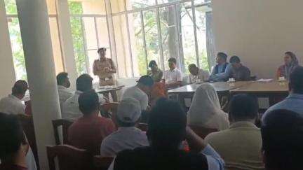 चमोली: चारधाम यात्रा को लेकर चमोली पुलिस ने पीपलकोटी में यात्रा व्यवस्थाओं पर बैठक आयोजित, होटल संचालकों को दिए निर्देश
