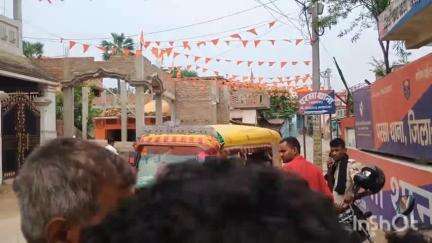 परसा: परसा हाई स्कूल चौक से हिरासत में लिए गए दो ट्रक चालको को पुलिस ने भेजा छपरा व्यवहार न्यायालय
