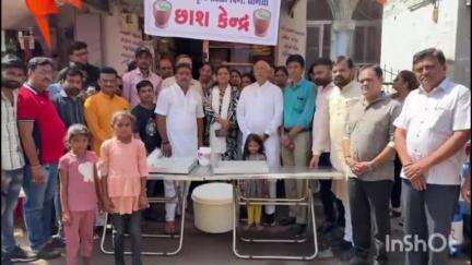 ધ્રાંગધ્રા: રાજકમલ ચોક પાસે જૈન જાગૃતિ કેન્દ્ર અને જૈન જાગૃતિ લેડીઝ વિંગ દ્વારા નિઃશુલ્ક છાશ વિતરણ શરૂ કરાયુ, પૂર્વમંત્રી હાજર રહ્યા