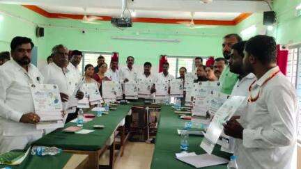 ಪಾವಗಡ: 'ಗ್ಯಾರಂಟಿ'ಗಳನ್ನು ಜನರಿಗೆ ತಲುಪಿಸುವುದೇ ನಮ್ಮ ಸಂಕಲ್ಪ: ಪಟ್ಟಣದಲ್ಲಿ ಗ್ಯಾರಂಟಿ ಅನುಷ್ಠಾನ ಸಮಿತಿ ಅಧ್ಯಕ್ಷ ಕೆ.ಎಸ್.ಪಾಪಣ್ಣ
