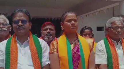 బెల్లంపల్లి: నిజమైన లబ్ధిదారులకు ఇందిరమ్మ ఇల్లు కేటాయించాలని  బెల్లంపల్లి ఆర్డీవోకు వినతి పత్రం అందజేసి నిరసన తెలిపిన బిజెపి నాయకులు